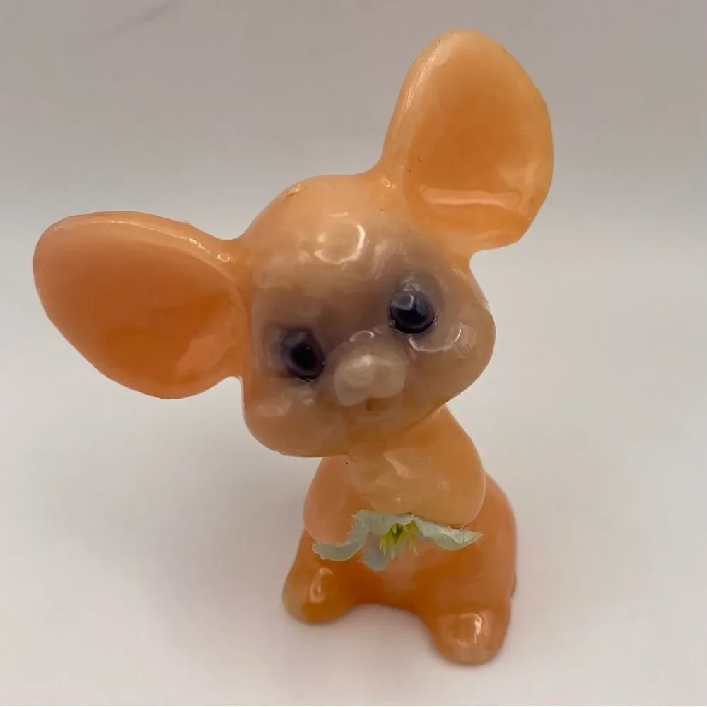 Vintage Figurine Mouse Holding Flower & Candle – Whimsical Collectible Décor